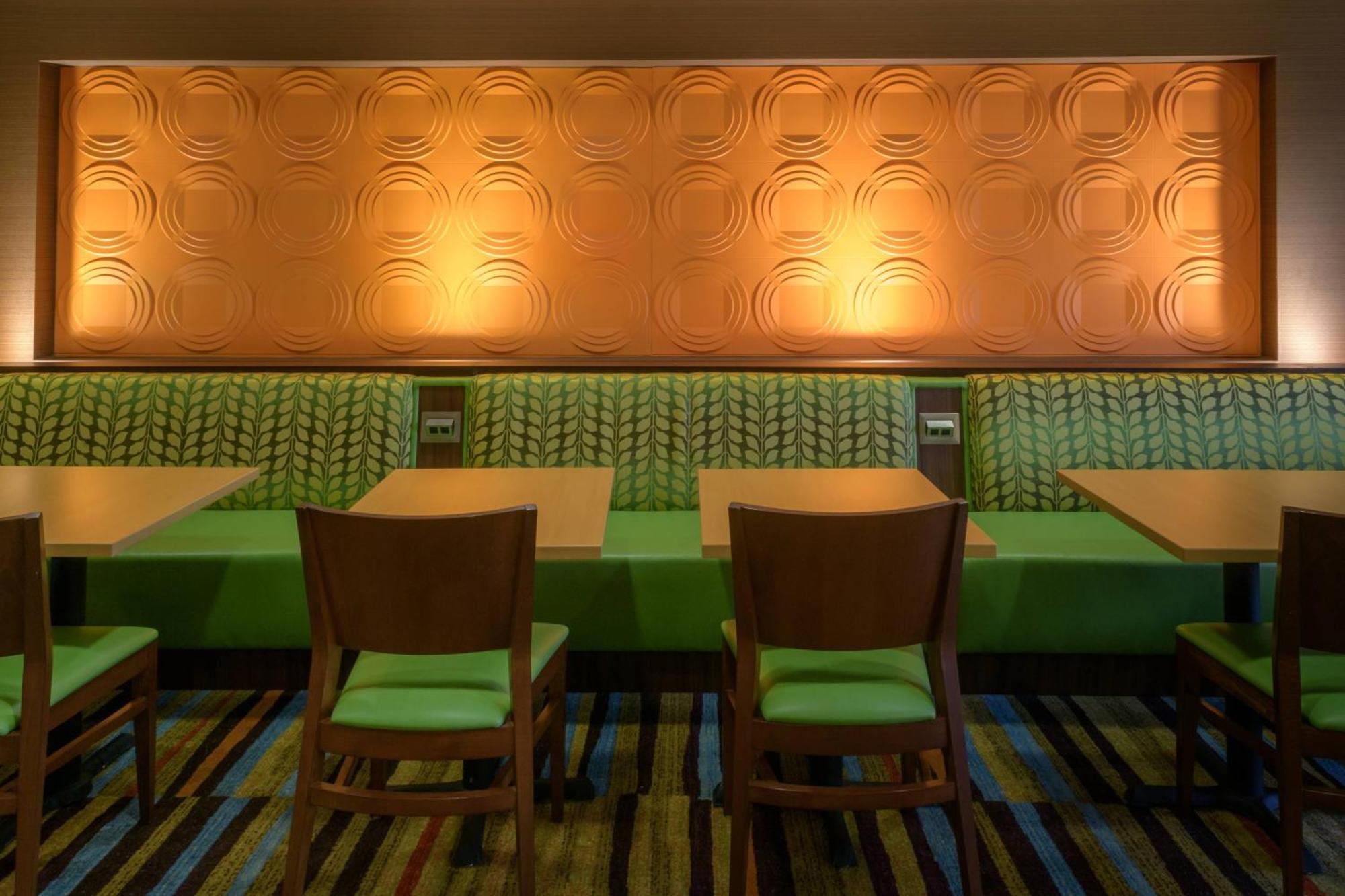 Fairfield Inn & Suites Кеннет-Сквер Экстерьер фото