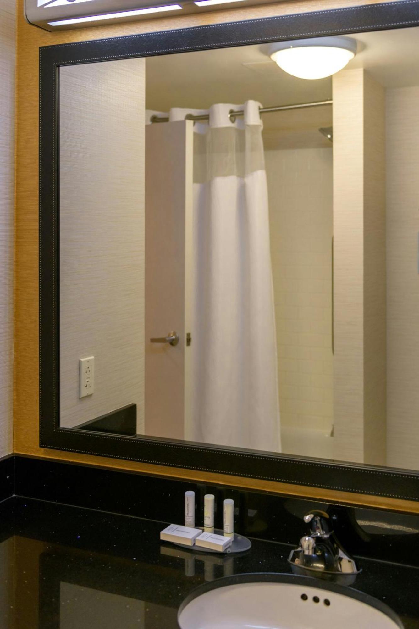 Fairfield Inn & Suites Кеннет-Сквер Экстерьер фото