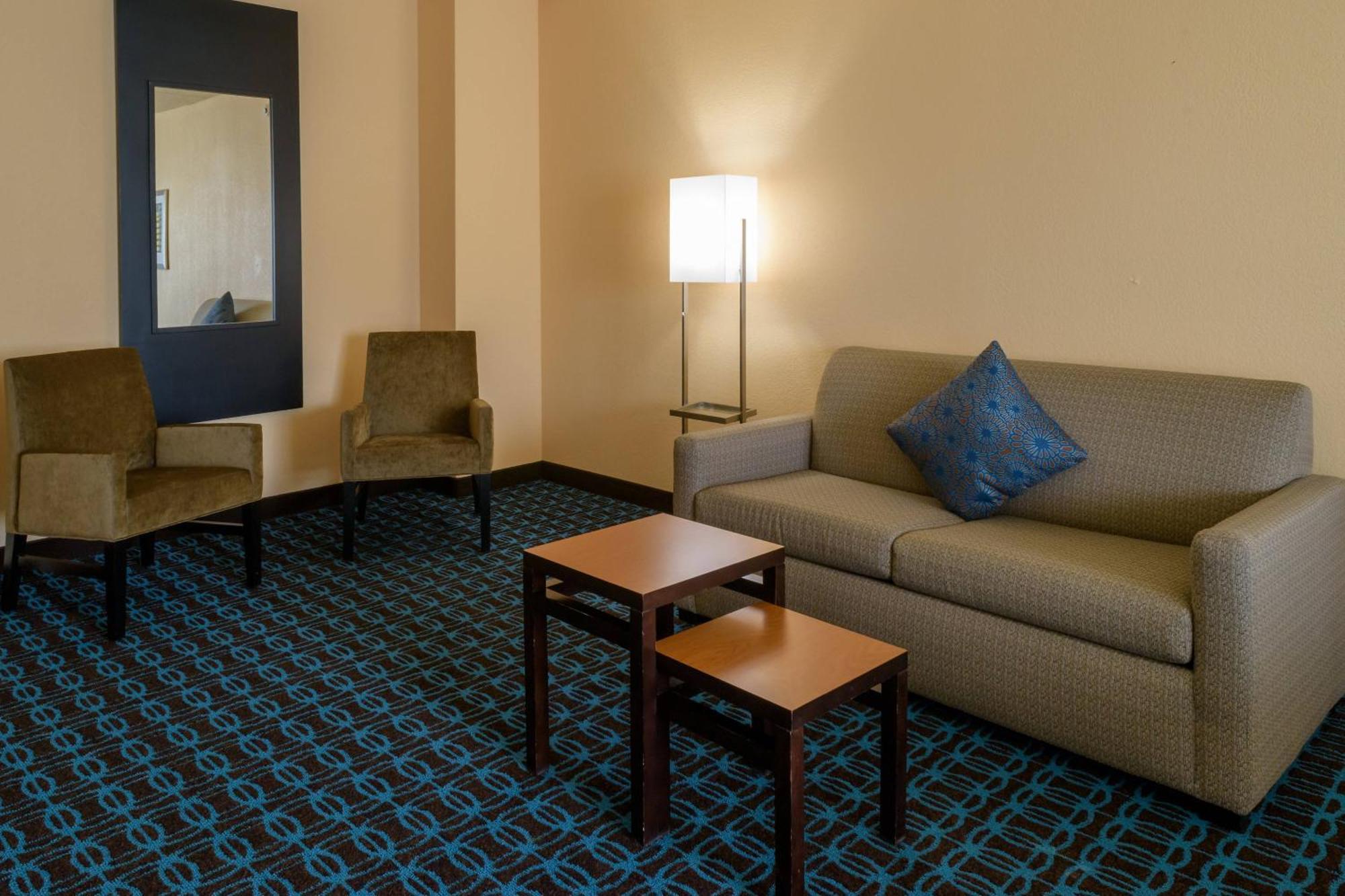 Fairfield Inn & Suites Кеннет-Сквер Экстерьер фото