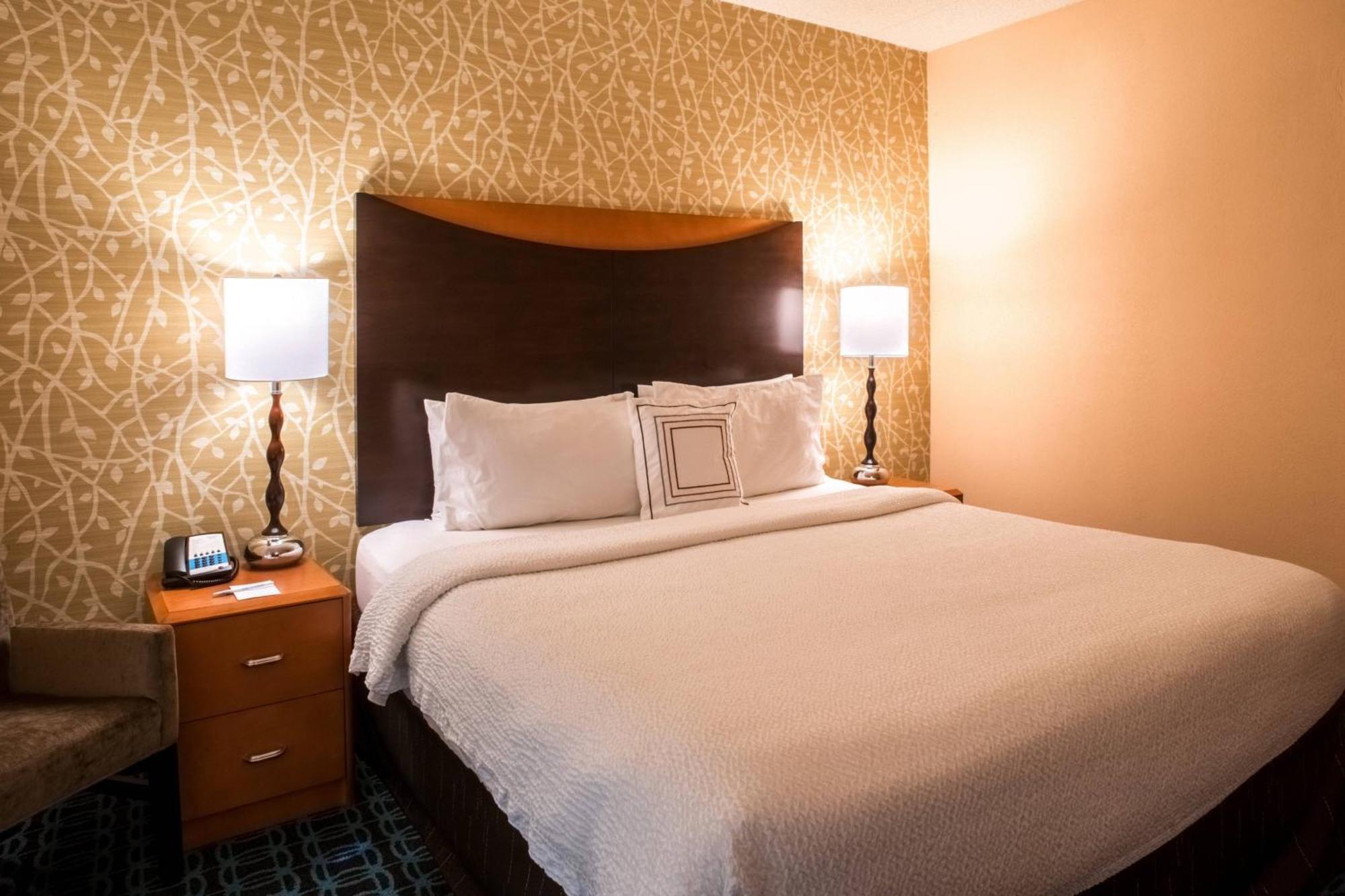 Fairfield Inn & Suites Кеннет-Сквер Экстерьер фото